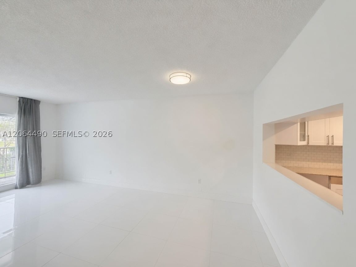 Real estate property located at 1201 Hillcrest Ct #205, Broward, Hillcrest Country Club Ap, Hollywood, FL