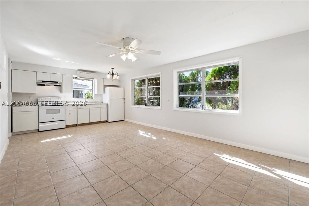 Real estate property located at 681/683 95th Ave N, Collier, Naples Park, Naples, FL