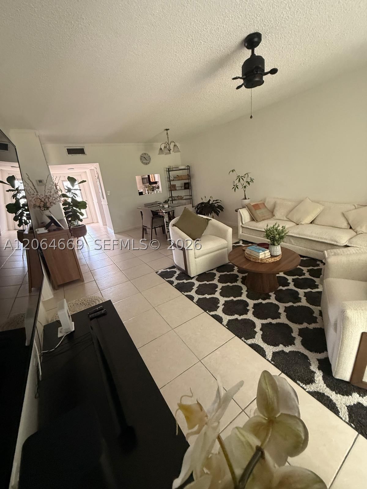 Real estate property located at 1055 Country Club Dr #402, Broward, Oriole Golf & Tennis Club, Margate, FL