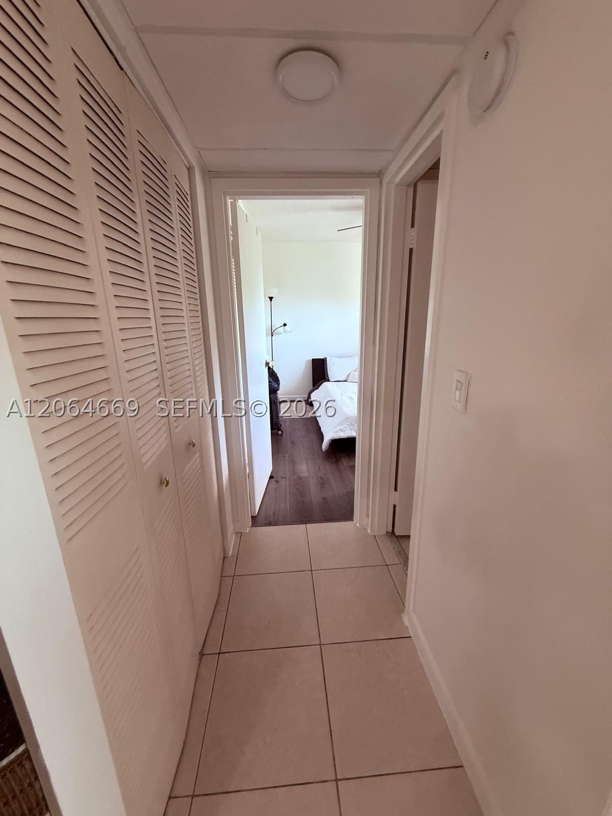 Real estate property located at 1055 Country Club Dr #402, Broward, Oriole Golf & Tennis Club, Margate, FL