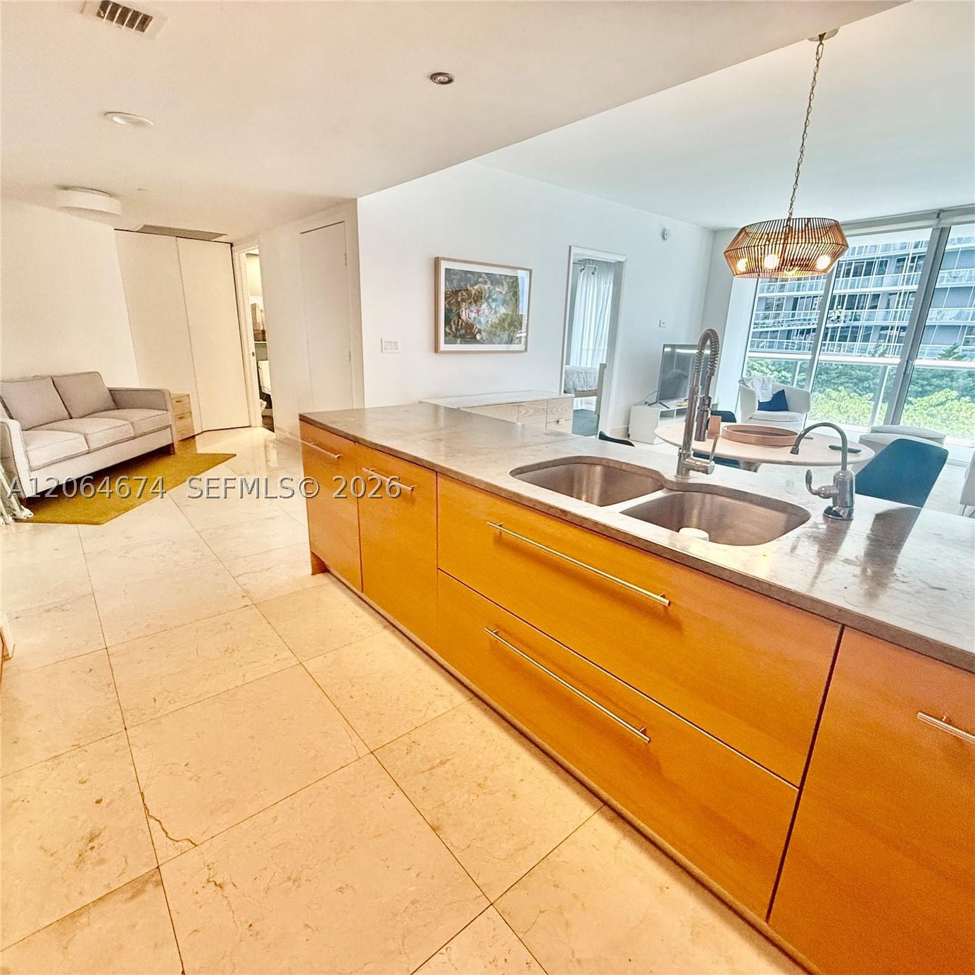 Real estate property located at 475 Brickell Ave #1609, Miami-dade, Iconbrickell Condo No 1, Miami, FL
