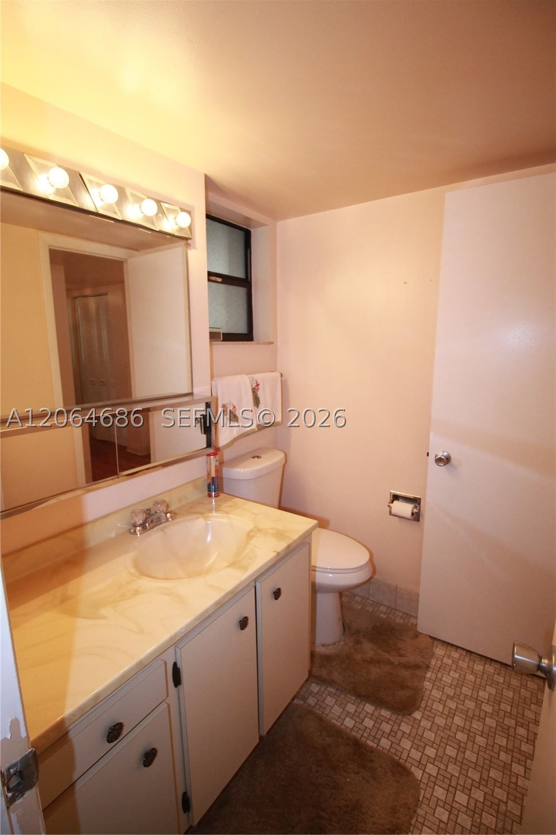 Real estate property located at 900 Colony Point Cir #216, Broward, Colony Point 1 Condo, Pembroke Pines, FL
