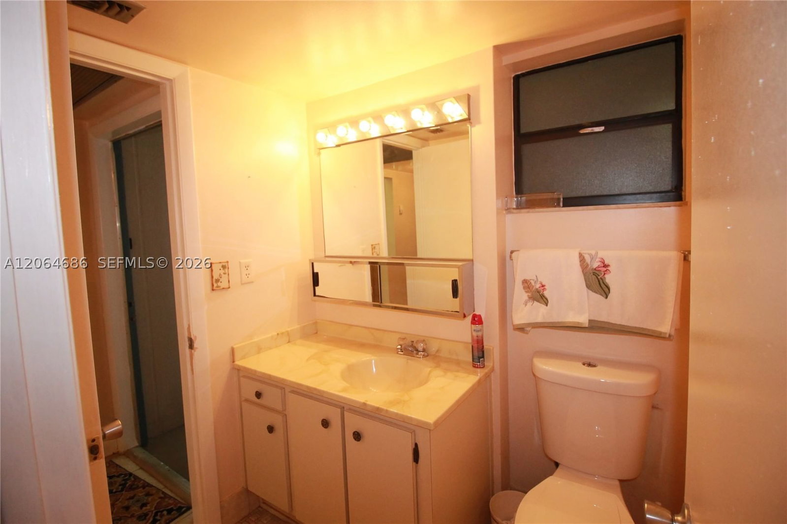 Real estate property located at 900 Colony Point Cir #216, Broward, Colony Point 1 Condo, Pembroke Pines, FL