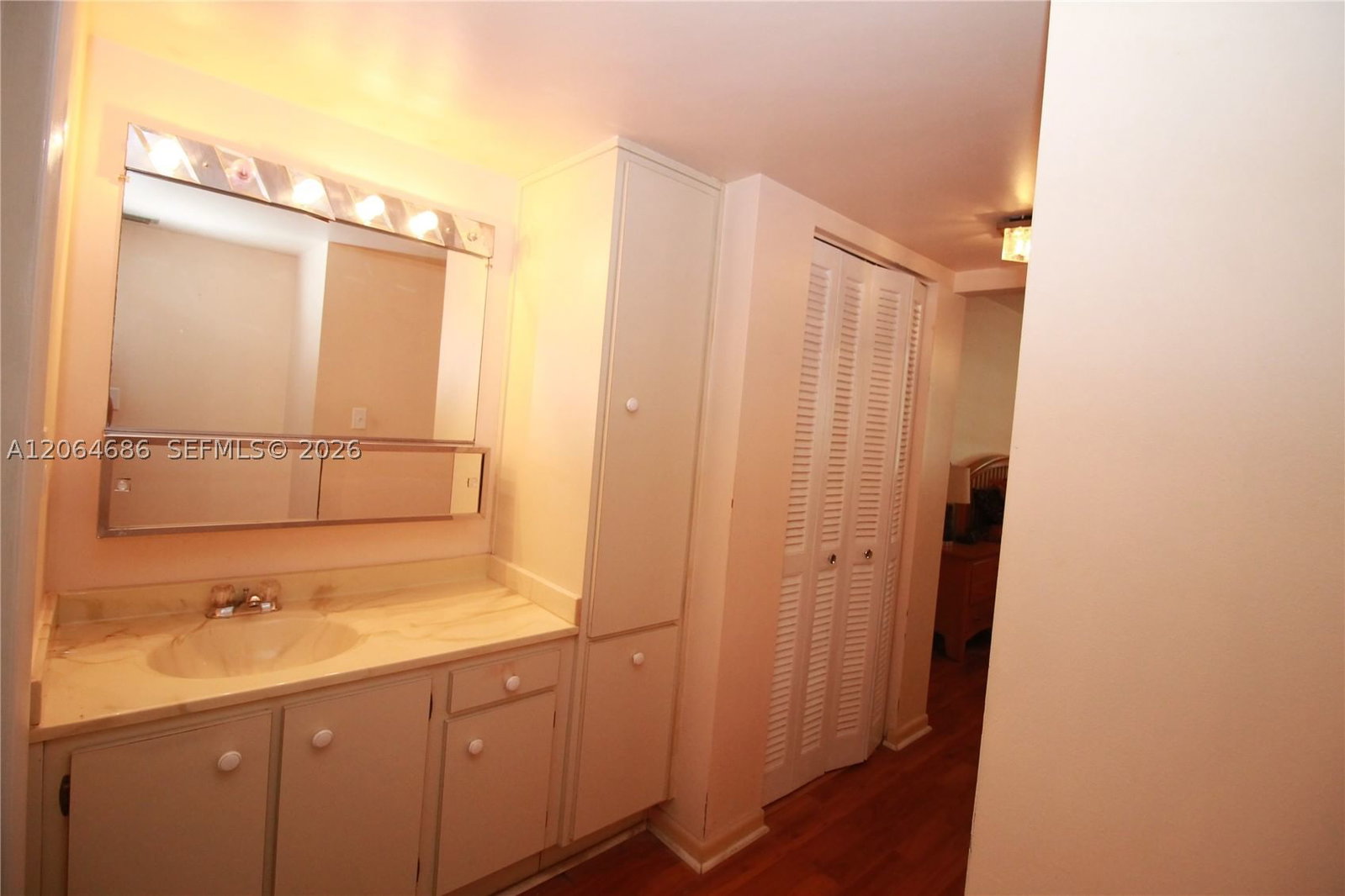 Real estate property located at 900 Colony Point Cir #216, Broward, Colony Point 1 Condo, Pembroke Pines, FL