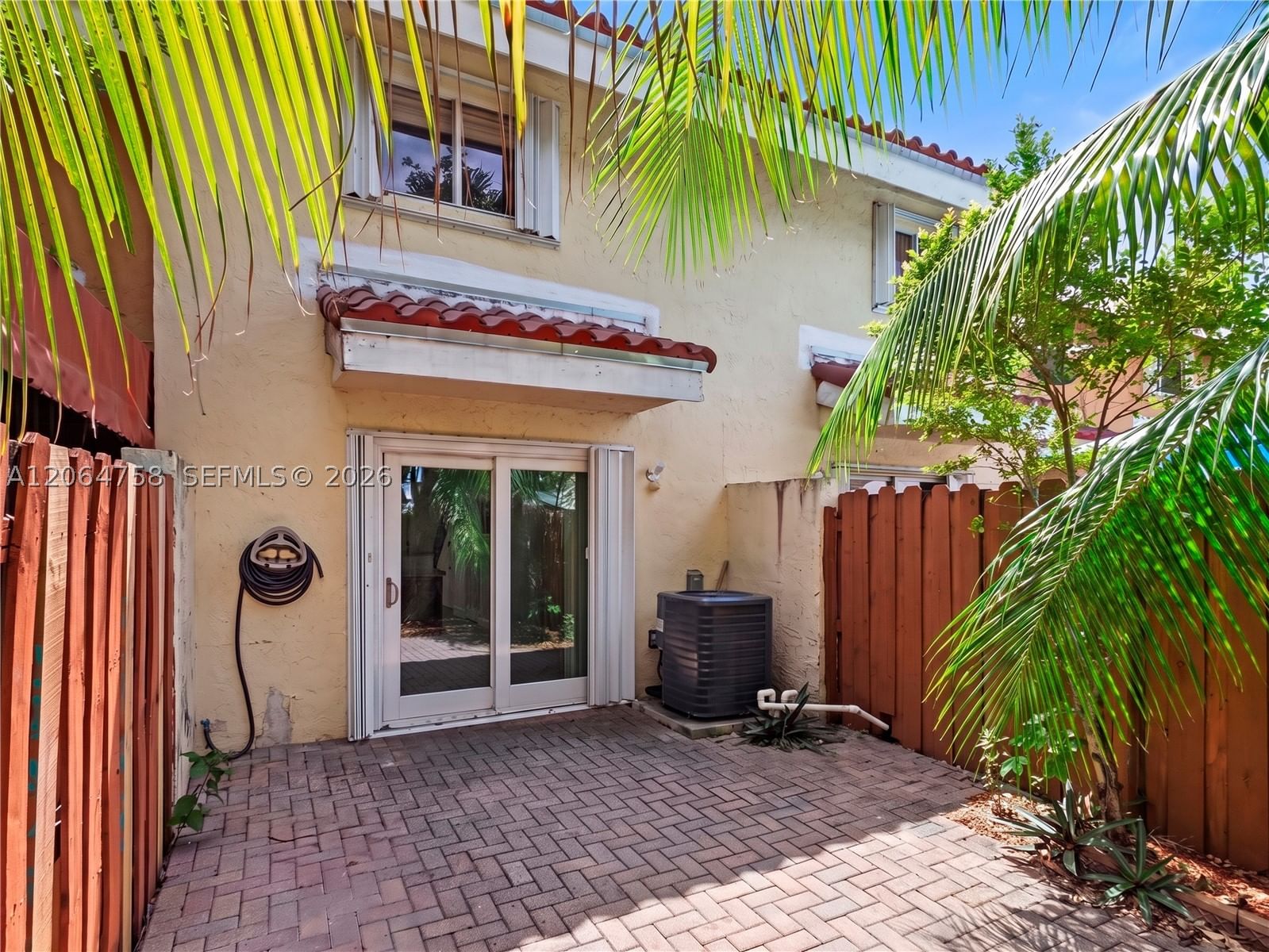 Real estate property located at 560 82nd Pl #306, Miami-dade, Mira Villas Condo, Miami, FL