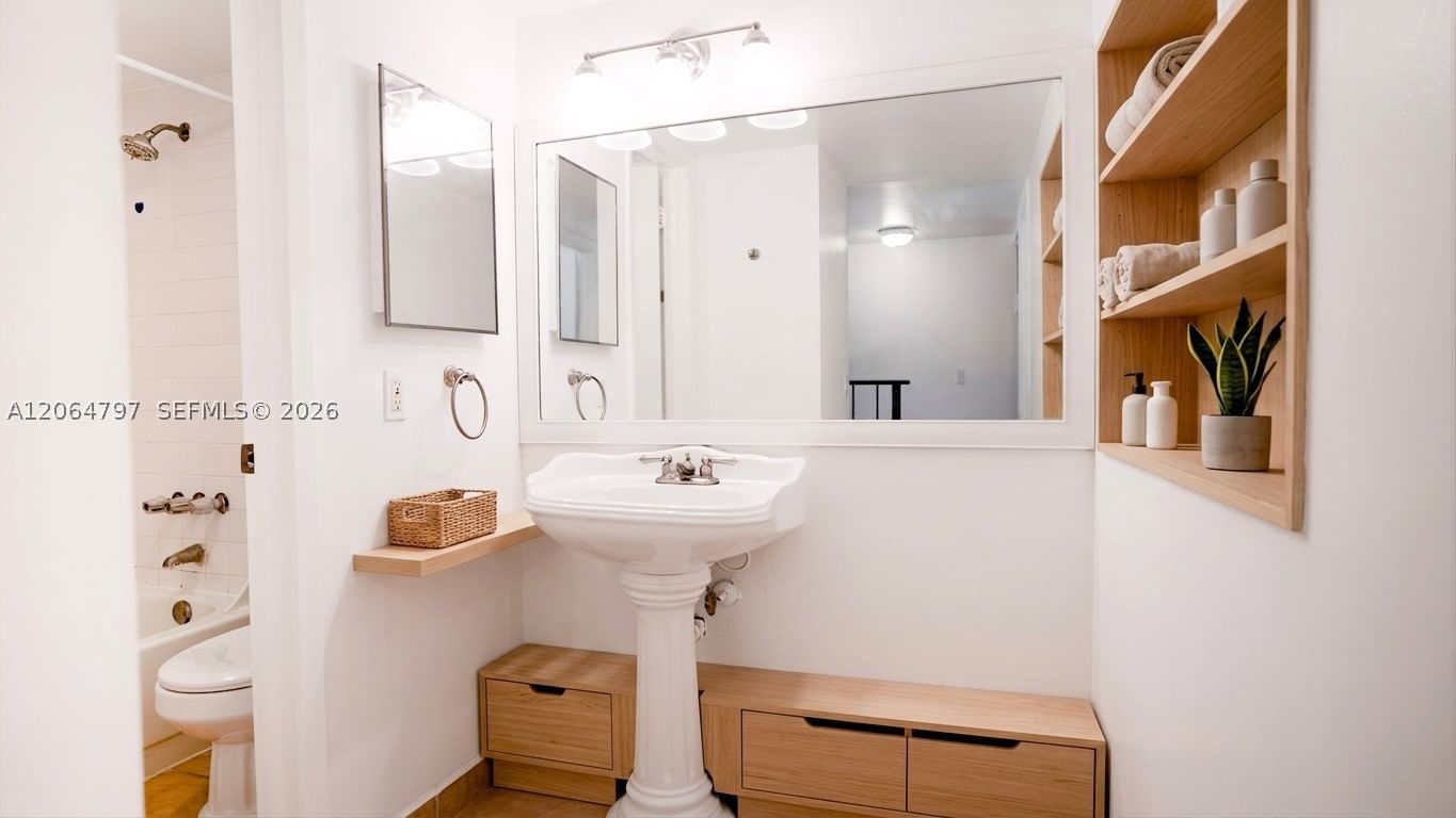 Real estate property located at 4600 67th Ave #243, Miami-dade, Sunwood Condo, Miami, FL