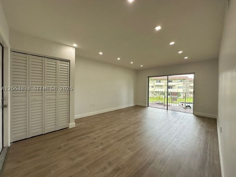 Real estate property located at 7610 82nd St J208, Miami-dade, Village At Dadeland Condo, Miami, FL