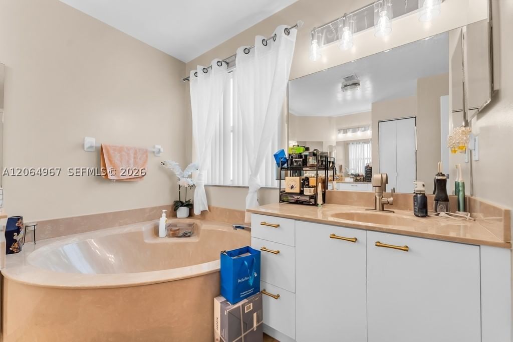 Real estate property located at 15887 11th St, Broward, Towngate, Pembroke Pines, FL