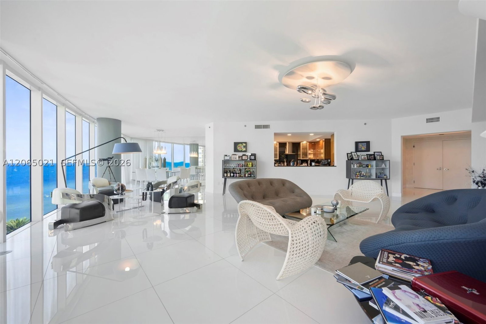 Real estate property located at 2711 Ocean Dr #902, Broward, 2711 Hollywood Beach Cond, Hollywood, FL