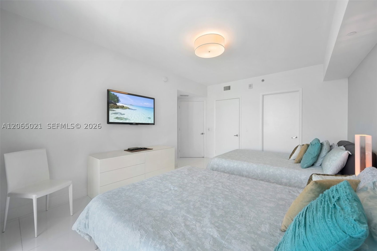 Real estate property located at 2711 Ocean Dr #902, Broward, 2711 Hollywood Beach Cond, Hollywood, FL