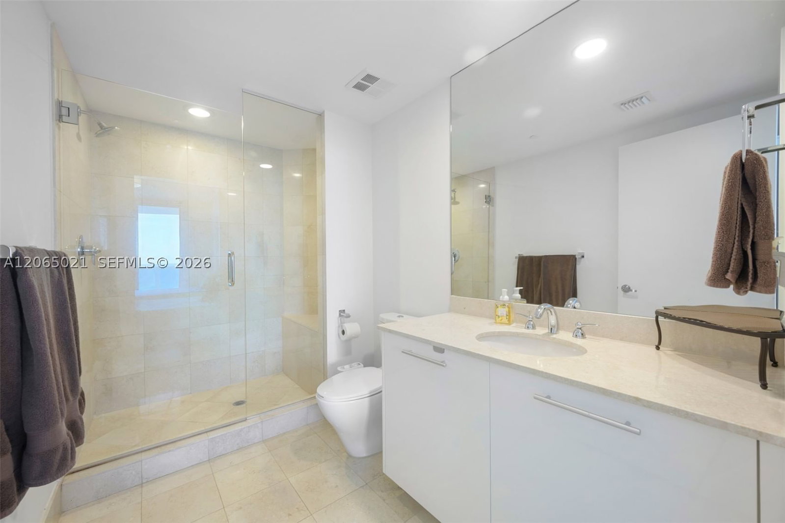 Real estate property located at 2711 Ocean Dr #902, Broward, 2711 Hollywood Beach Cond, Hollywood, FL