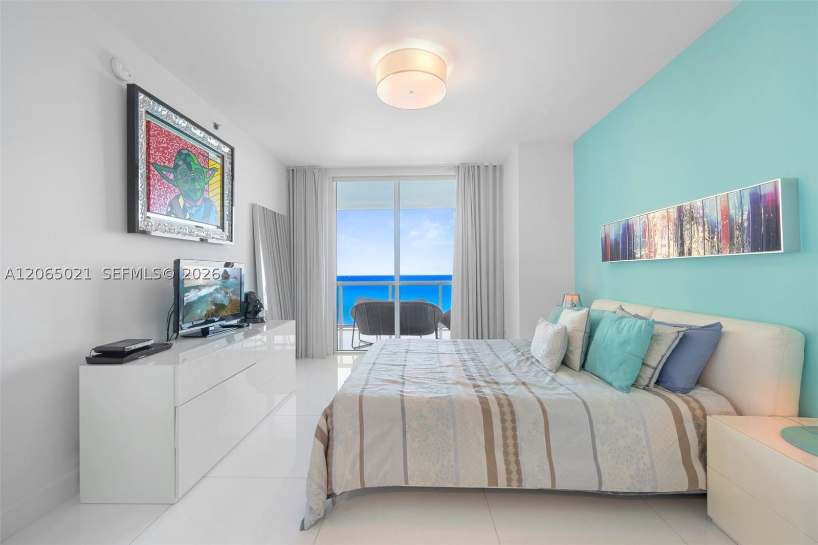 Real estate property located at 2711 Ocean Dr #902, Broward, 2711 Hollywood Beach Cond, Hollywood, FL