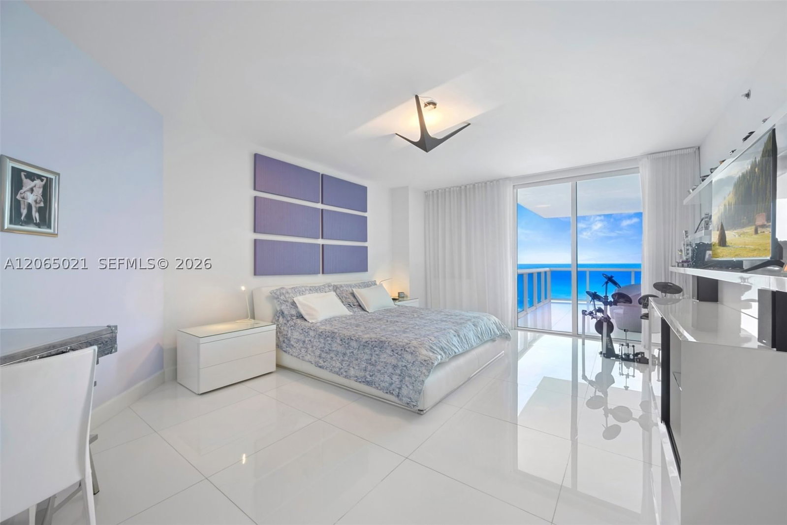 Real estate property located at 2711 Ocean Dr #902, Broward, 2711 Hollywood Beach Cond, Hollywood, FL