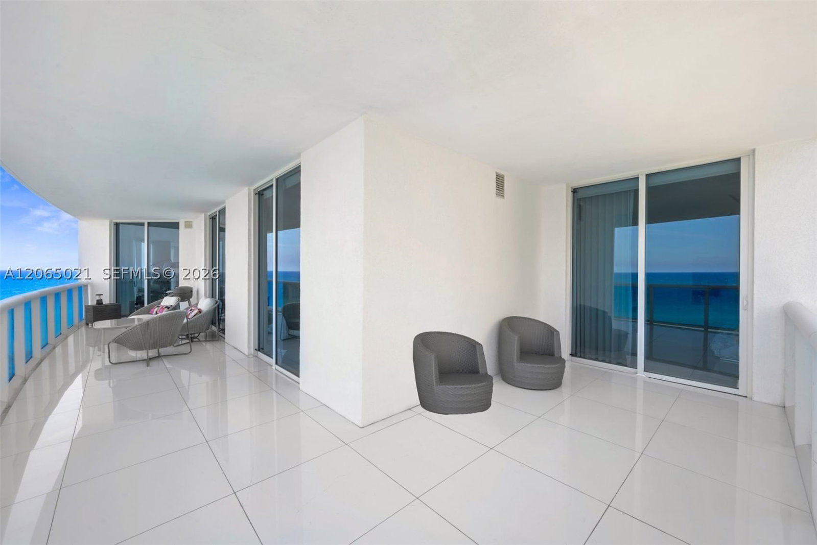 Real estate property located at 2711 Ocean Dr #902, Broward, 2711 Hollywood Beach Cond, Hollywood, FL
