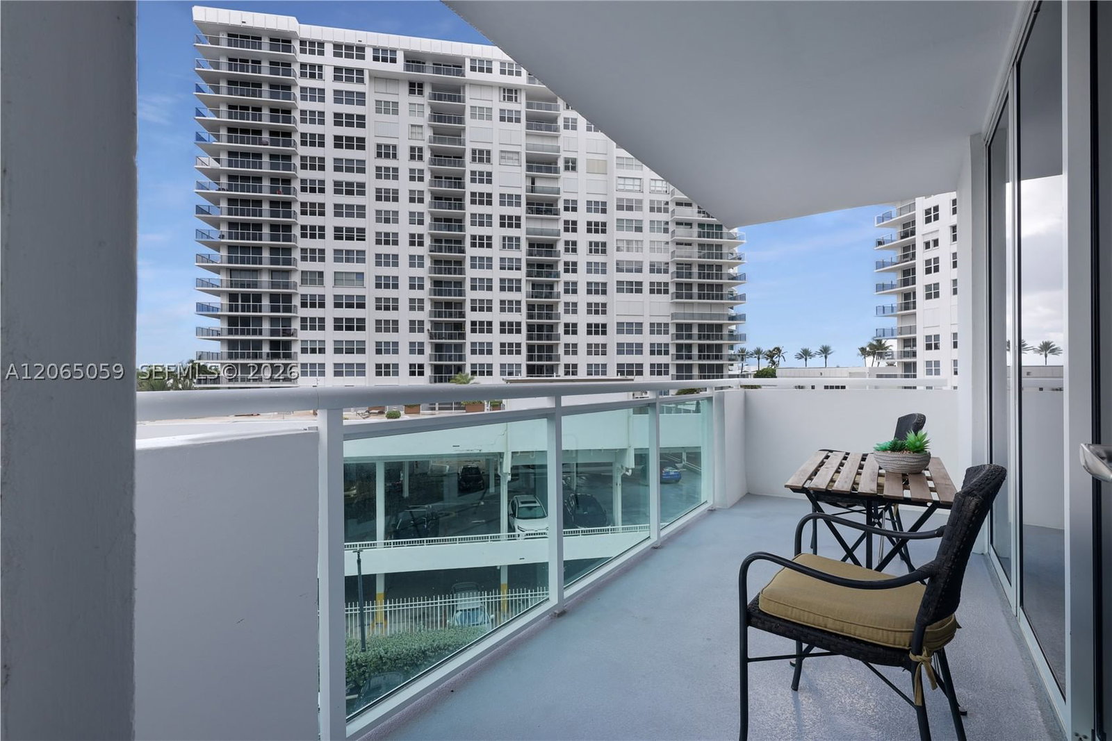 Real estate property located at 3001 Ocean Dr #443, Broward, Residences On Hollywood B, Hollywood, FL