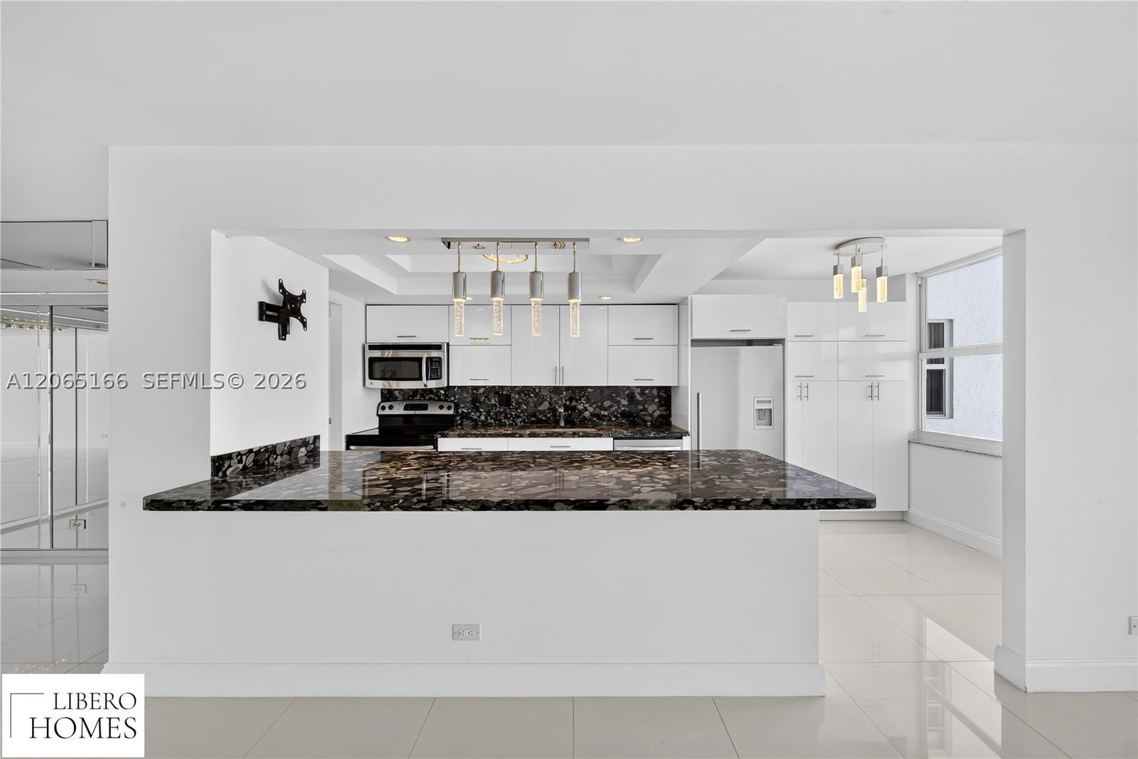 Real estate property located at 301 174th St #1216, Miami-dade, Winston Towers 500 Condo, Sunny Isles Beach, FL