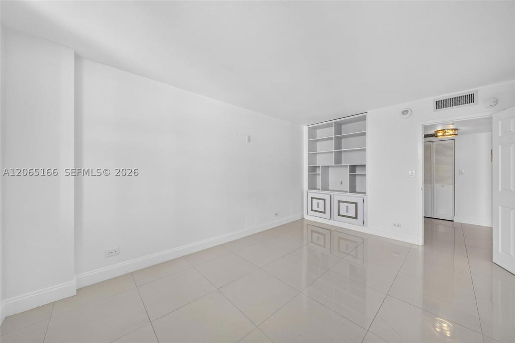 Real estate property located at 301 174th St #1216, Miami-dade, Winston Towers 500 Condo, Sunny Isles Beach, FL