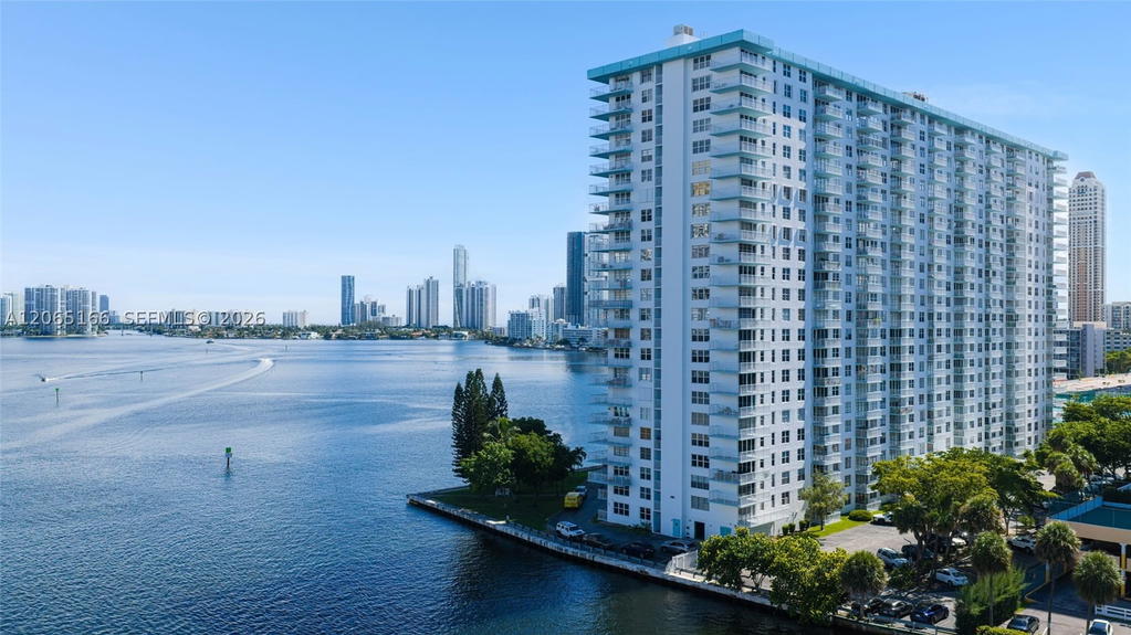 Real estate property located at 301 174th St #1216, Miami-dade, Winston Towers 500 Condo, Sunny Isles Beach, FL