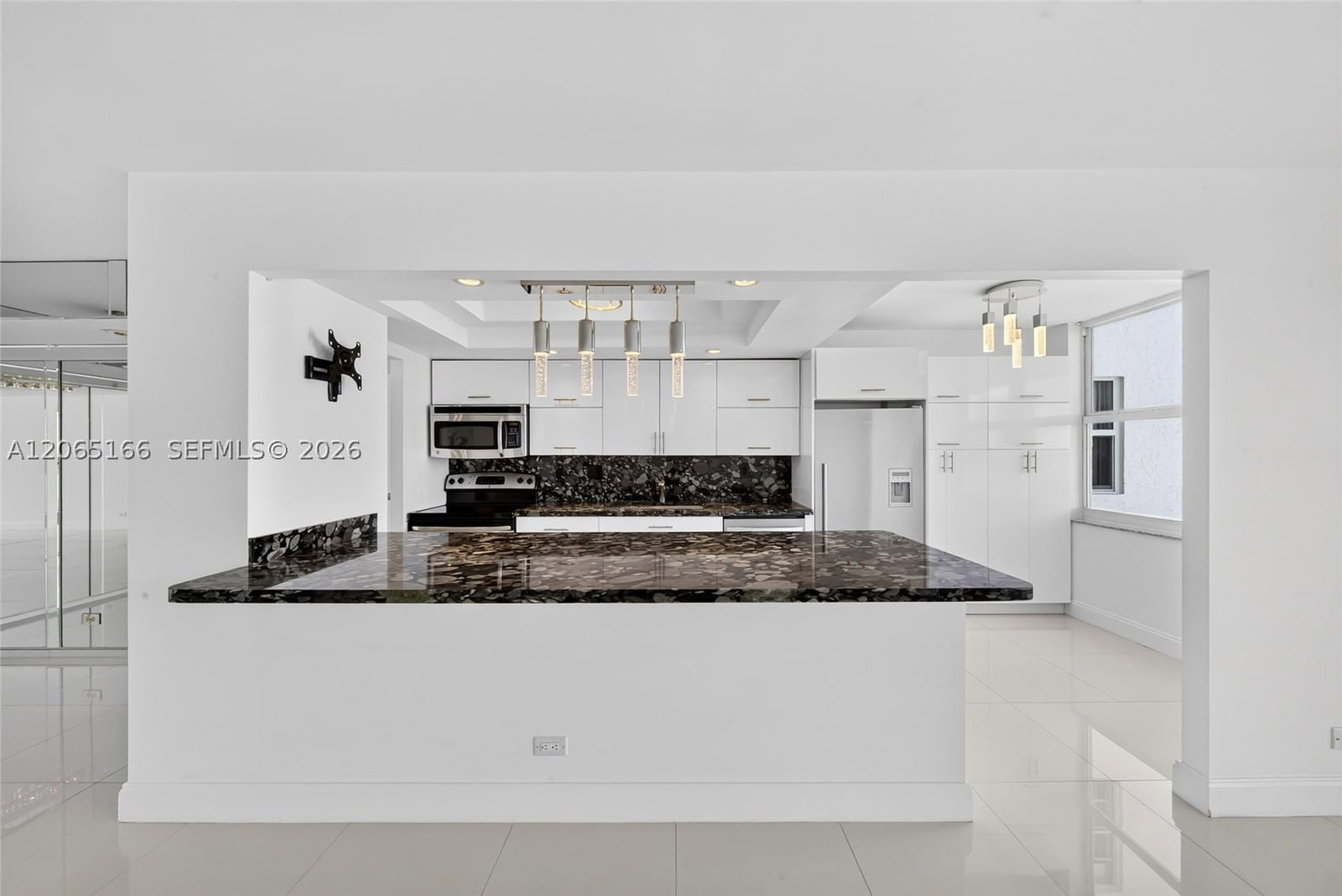 Real estate property located at 301 174th St #1216, Miami-dade, Winston Towers 500 Condo, Sunny Isles Beach, FL