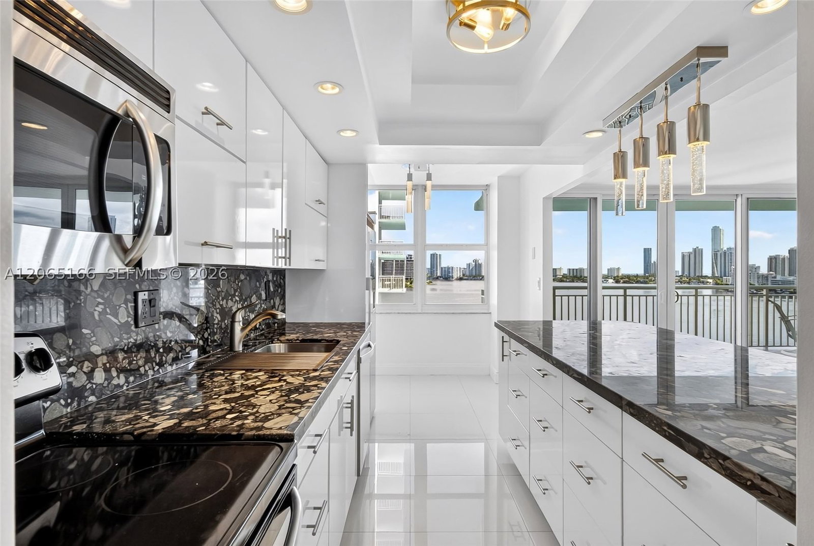 Real estate property located at 301 174th St #1216, Miami-dade, Winston Towers 500 Condo, Sunny Isles Beach, FL