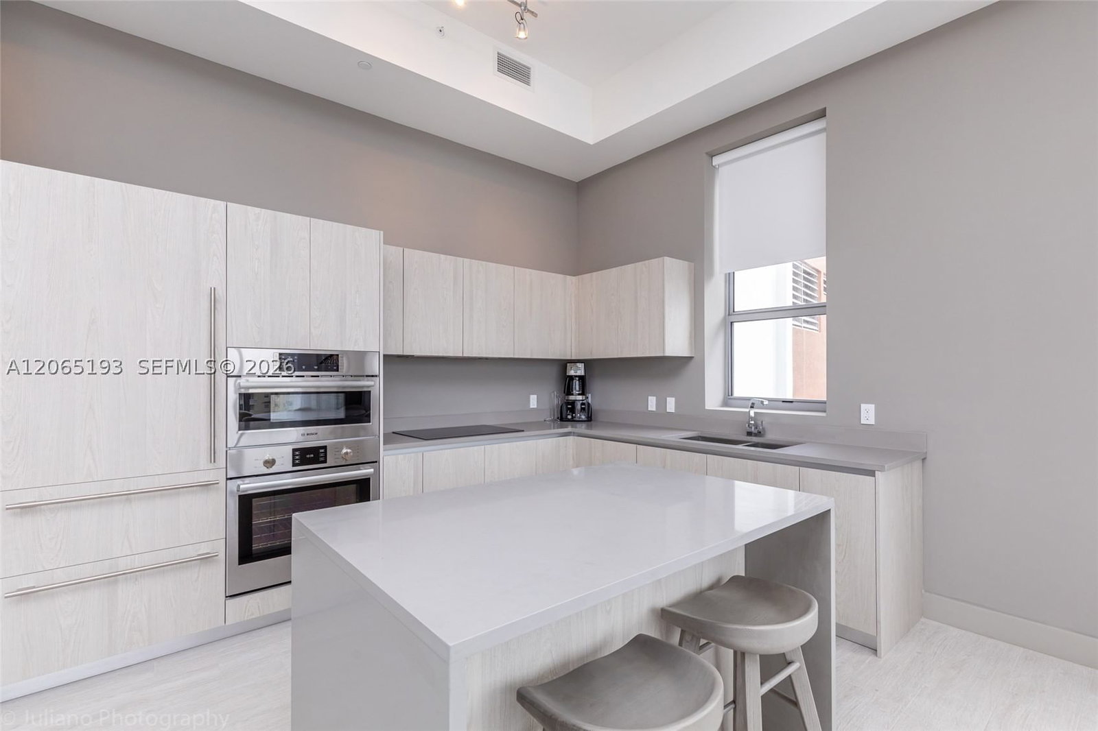Real estate property located at 4010 Ocean Dr R409, Broward, 4010 South Ocean Condo, Hollywood, FL