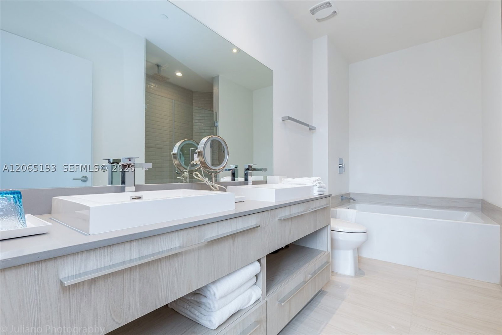 Real estate property located at 4010 Ocean Dr R409, Broward, 4010 South Ocean Condo, Hollywood, FL
