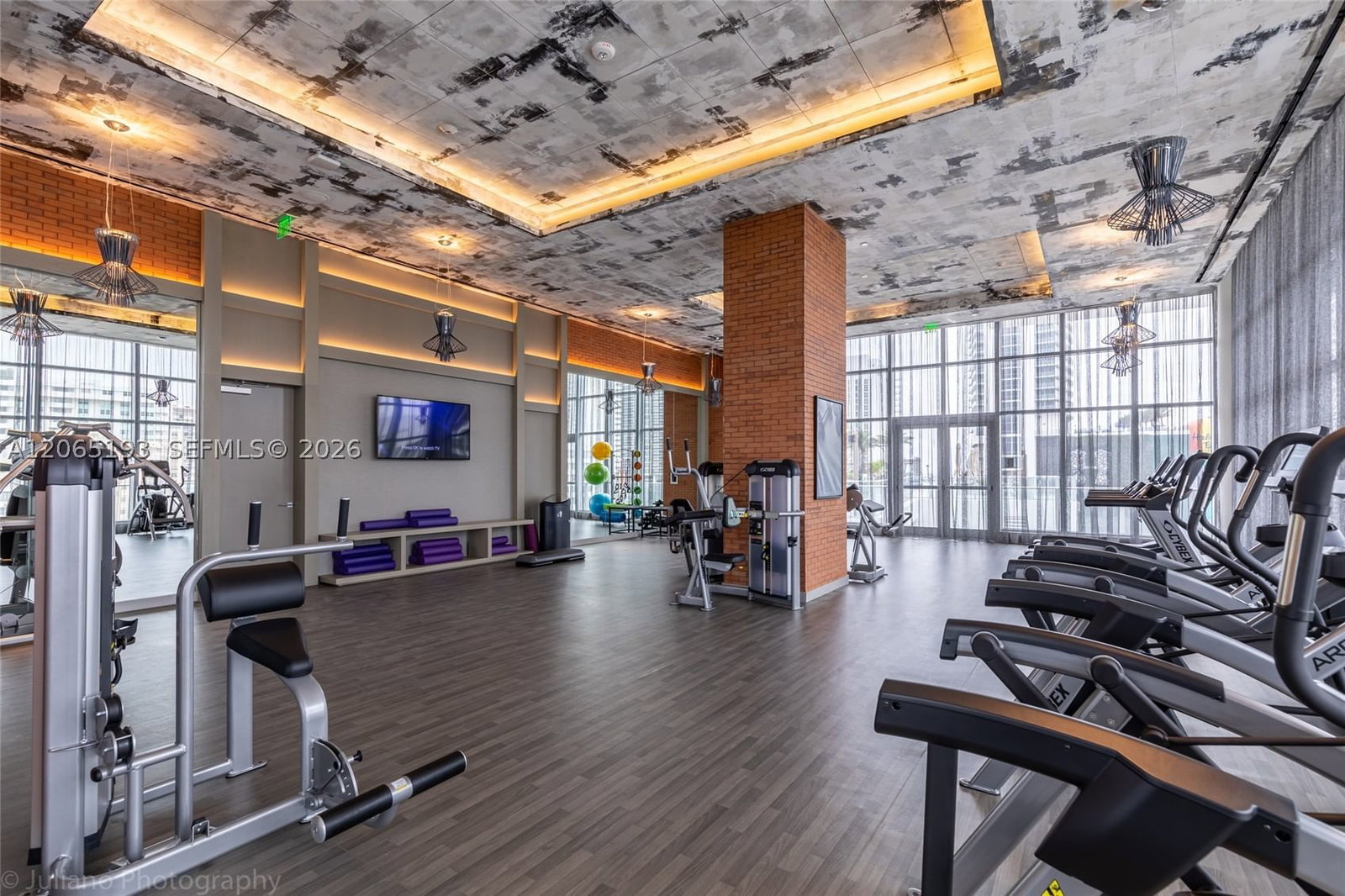 Real estate property located at 4010 Ocean Dr R409, Broward, 4010 South Ocean Condo, Hollywood, FL