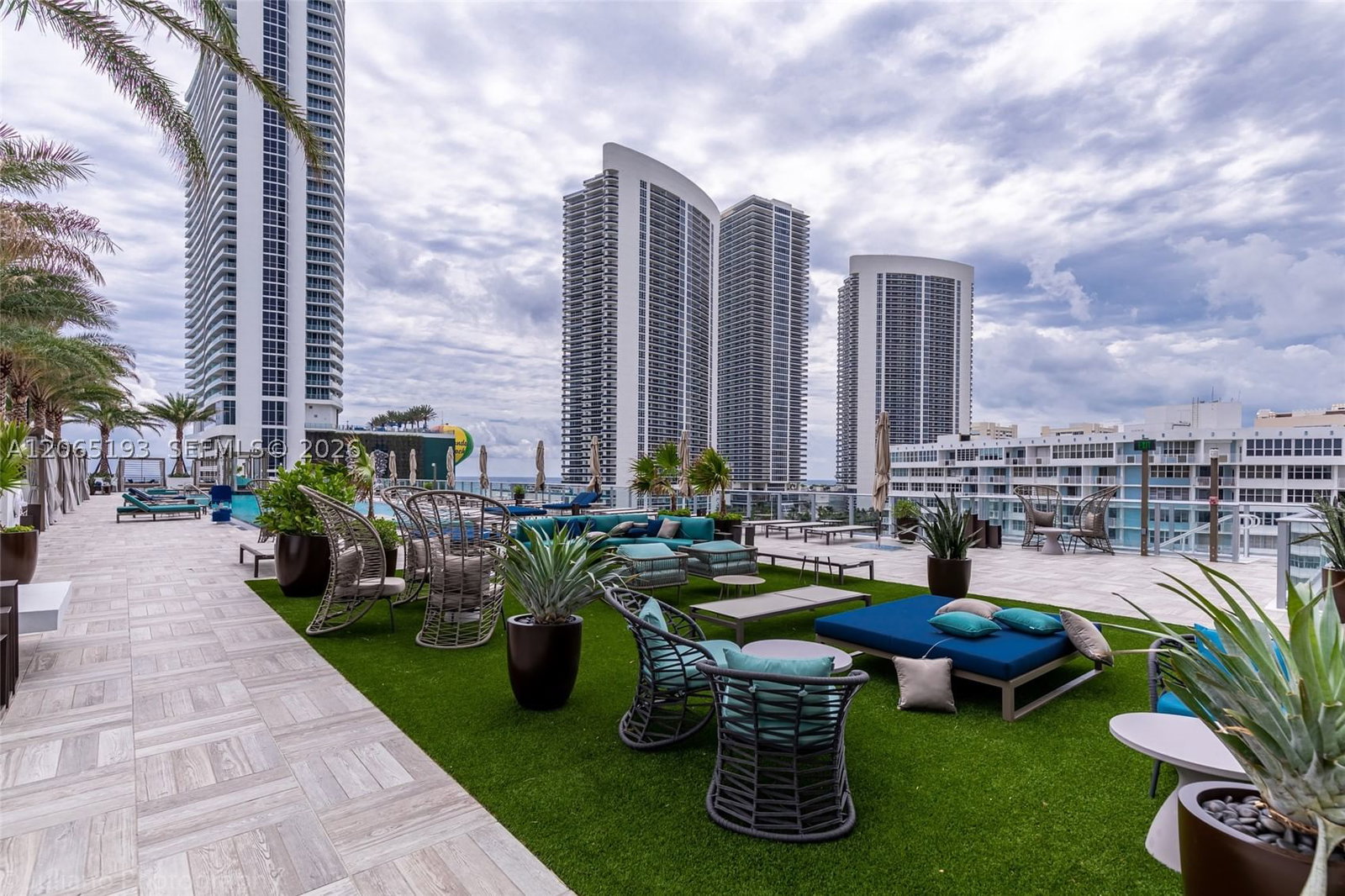 Real estate property located at 4010 Ocean Dr R409, Broward, 4010 South Ocean Condo, Hollywood, FL