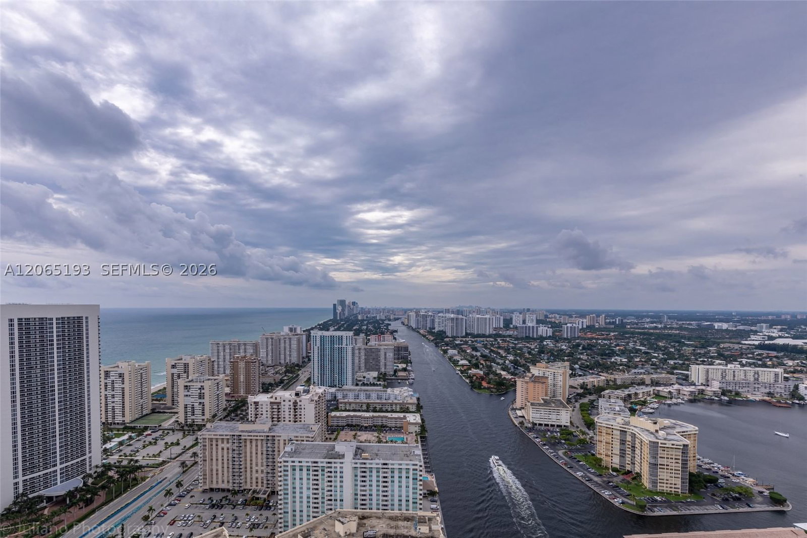 Real estate property located at 4010 Ocean Dr R409, Broward, 4010 South Ocean Condo, Hollywood, FL