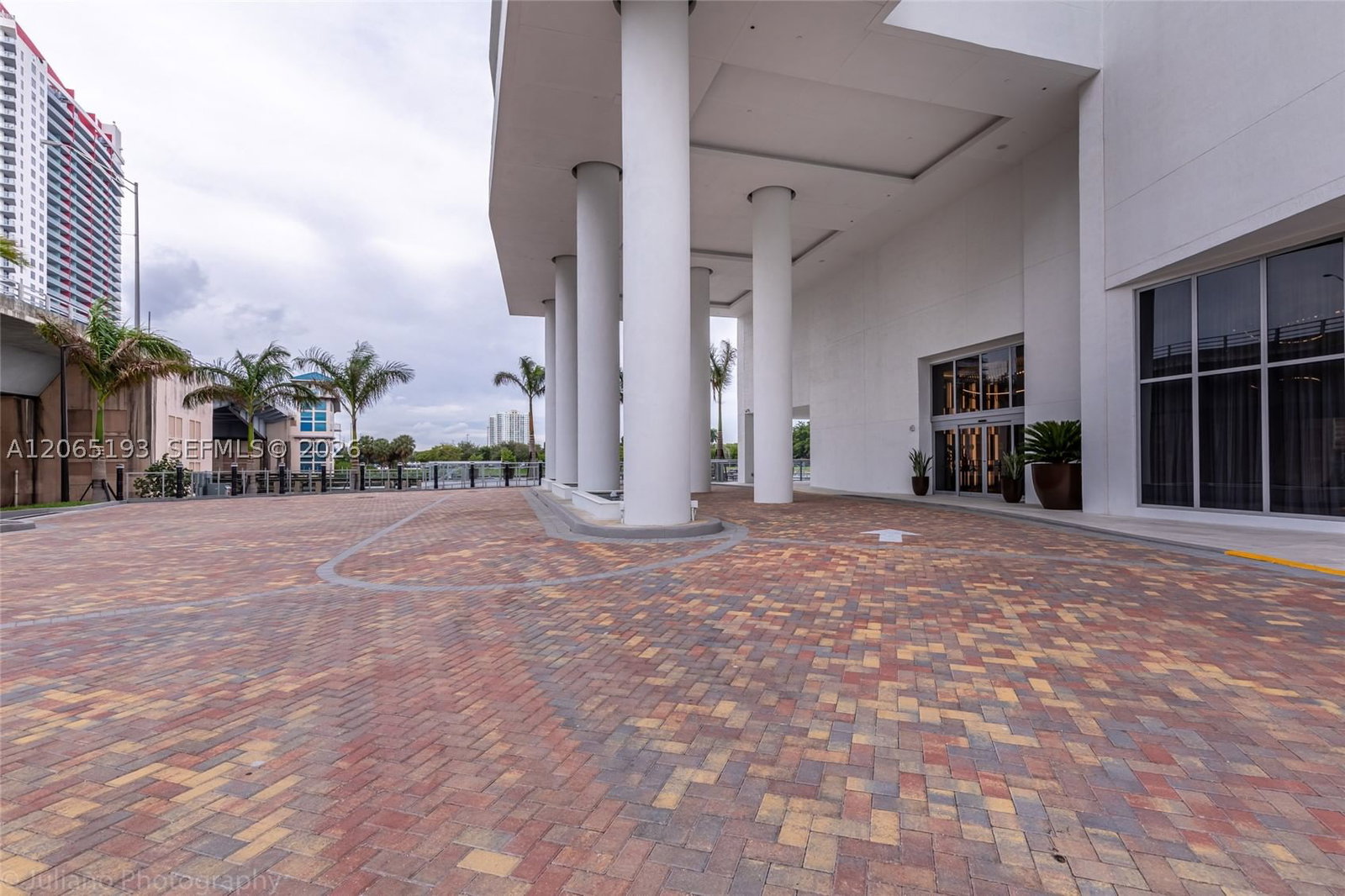 Real estate property located at 4010 Ocean Dr R409, Broward, 4010 South Ocean Condo, Hollywood, FL