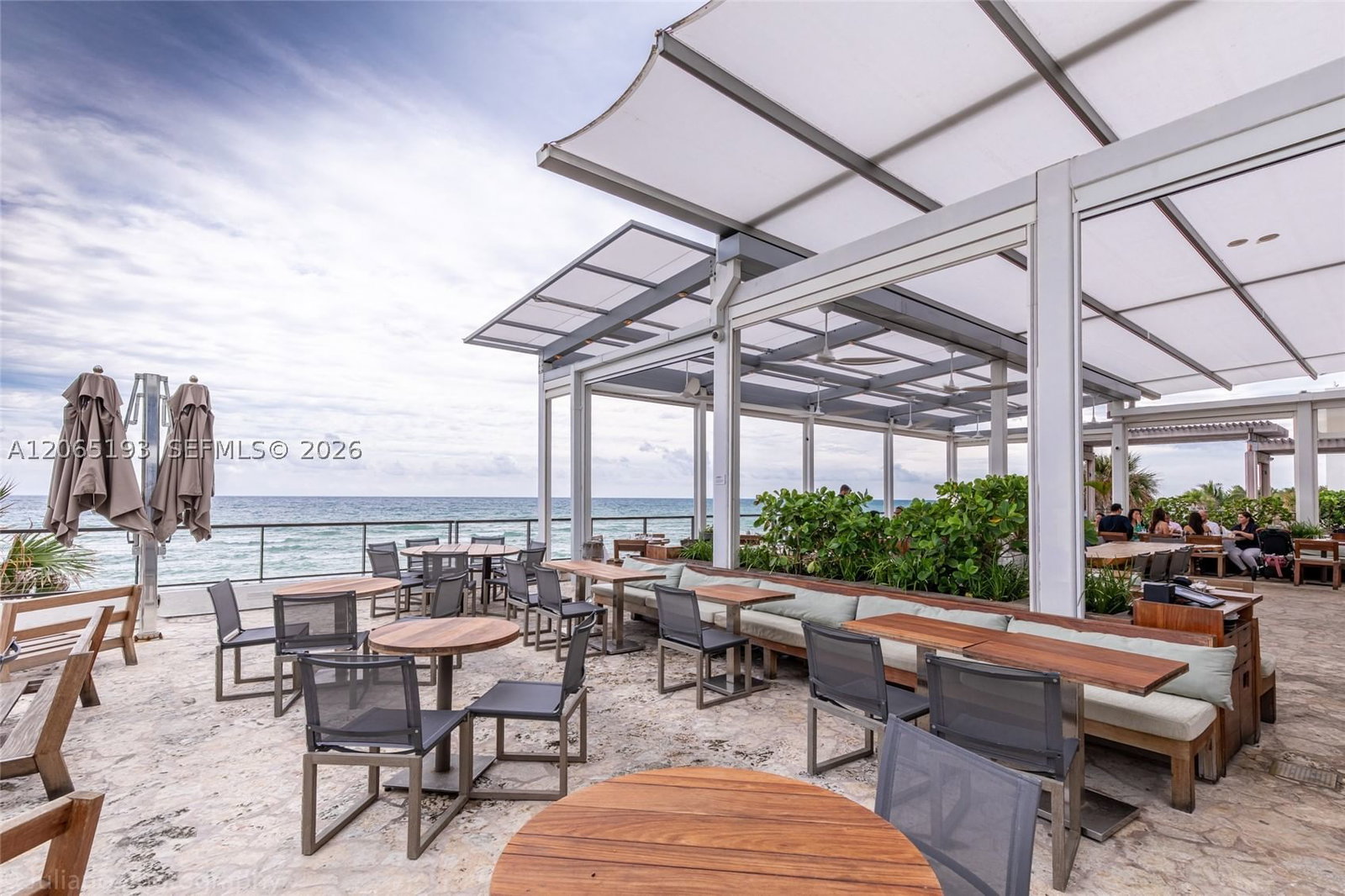 Real estate property located at 4010 Ocean Dr R409, Broward, 4010 South Ocean Condo, Hollywood, FL