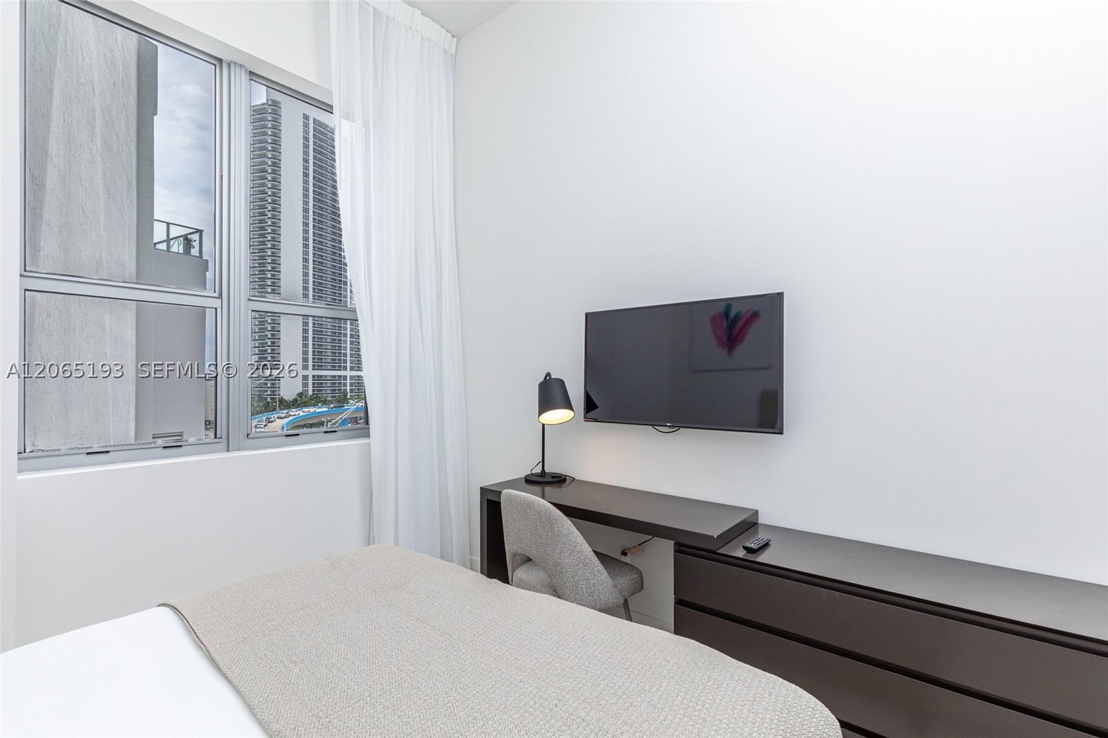 Real estate property located at 4010 Ocean Dr R409, Broward, 4010 South Ocean Condo, Hollywood, FL