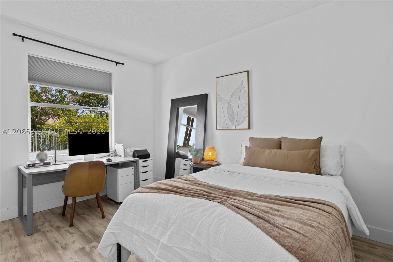 Real estate property located at 4015 Crossbill Ln, Broward, Sector 8 9 And 10, Weston, FL