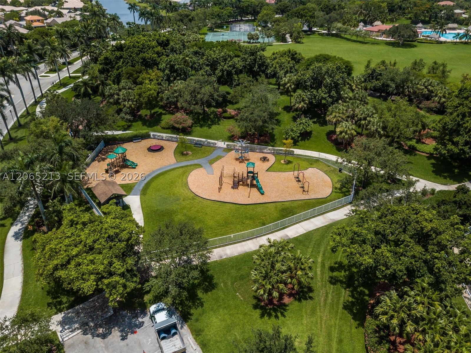 Real estate property located at 4015 Crossbill Ln, Broward, Sector 8 9 And 10, Weston, FL