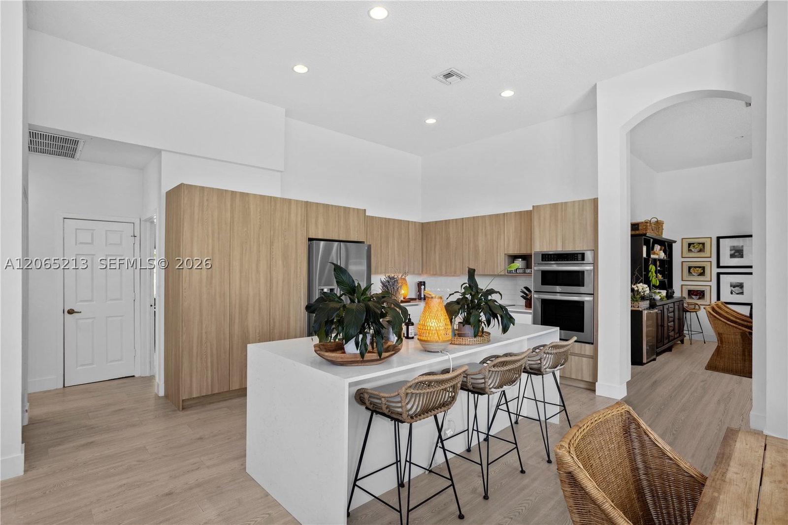 Real estate property located at 4015 Crossbill Ln, Broward, Sector 8 9 And 10, Weston, FL