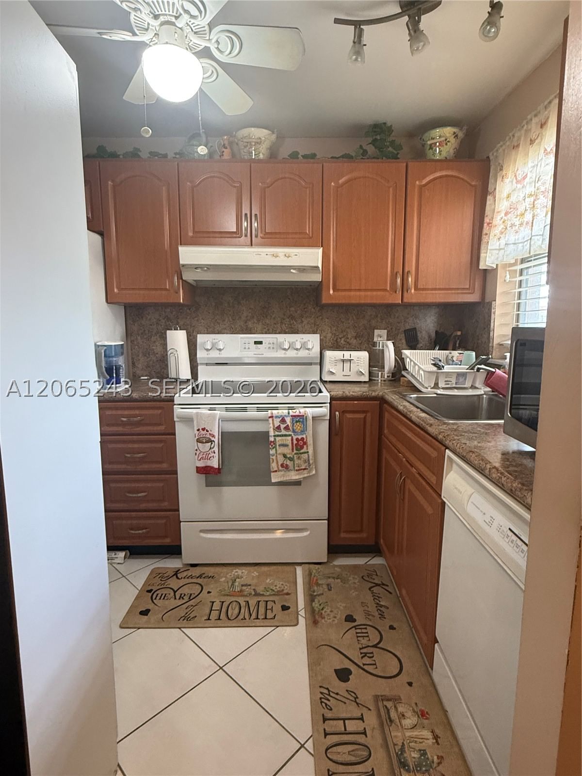 Real estate property located at 9001 Sunrise Lakes Blvd #201, Broward, Sunrise Lakes 88 Condo, Sunrise, FL