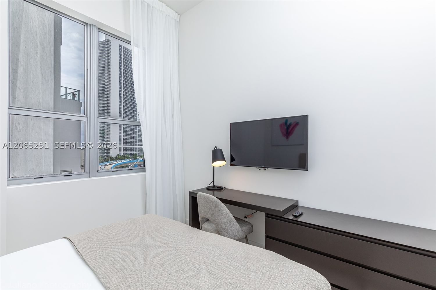 Real estate property located at 4010 Ocean Dr R509, Broward, 4010 South Ocean Condo, Hollywood, FL