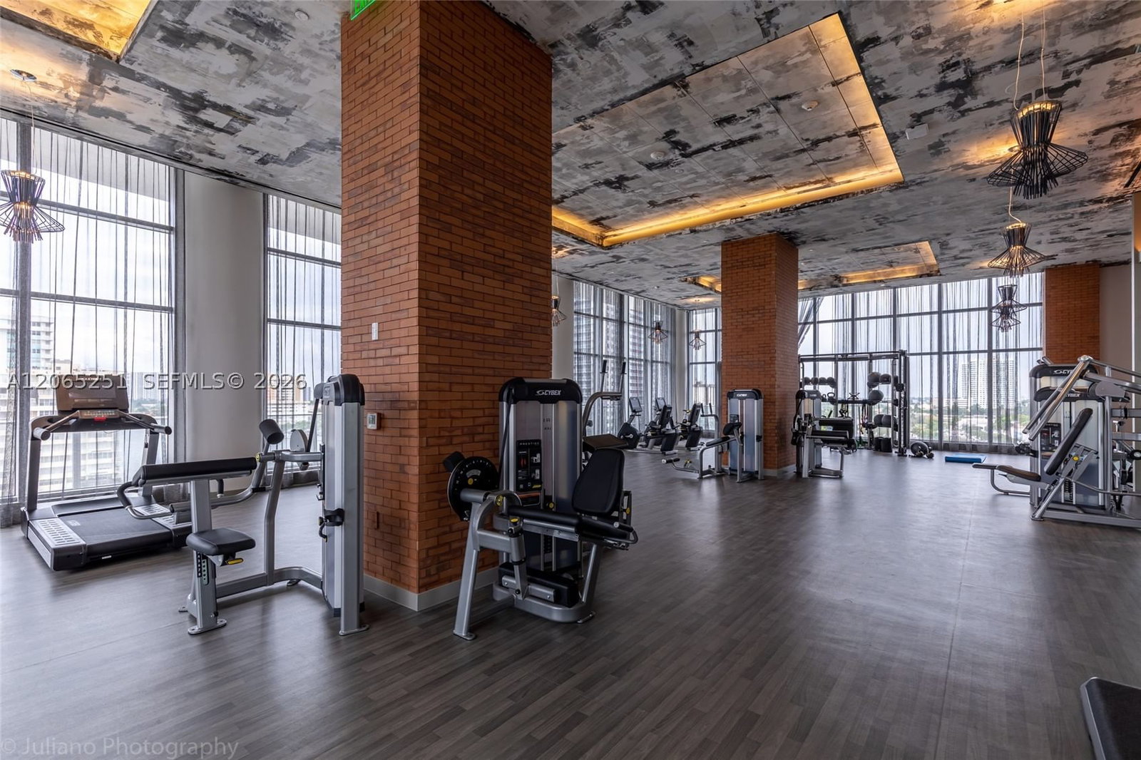 Real estate property located at 4010 Ocean Dr R509, Broward, 4010 South Ocean Condo, Hollywood, FL