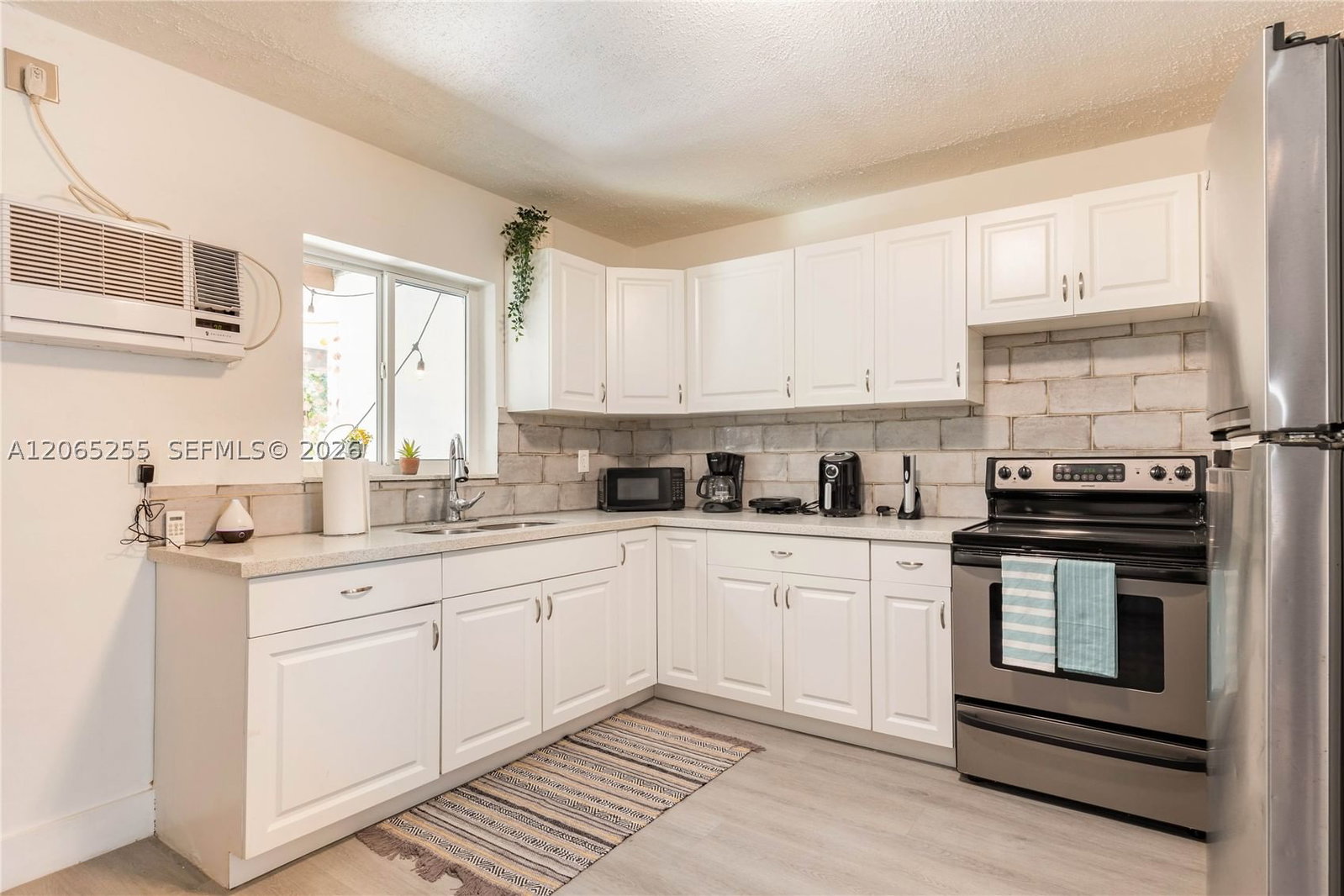 Real estate property located at 20 13th Ter, Broward, Dixie Way, Dania Beach, FL