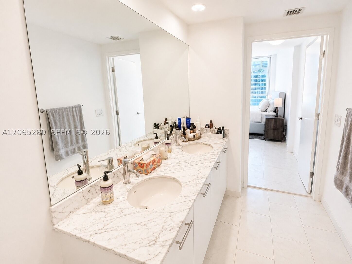 Real estate property located at 950 Brickell Bay Dr #3904, Miami-dade, The Plaza 851 Brickell Co, Miami, FL