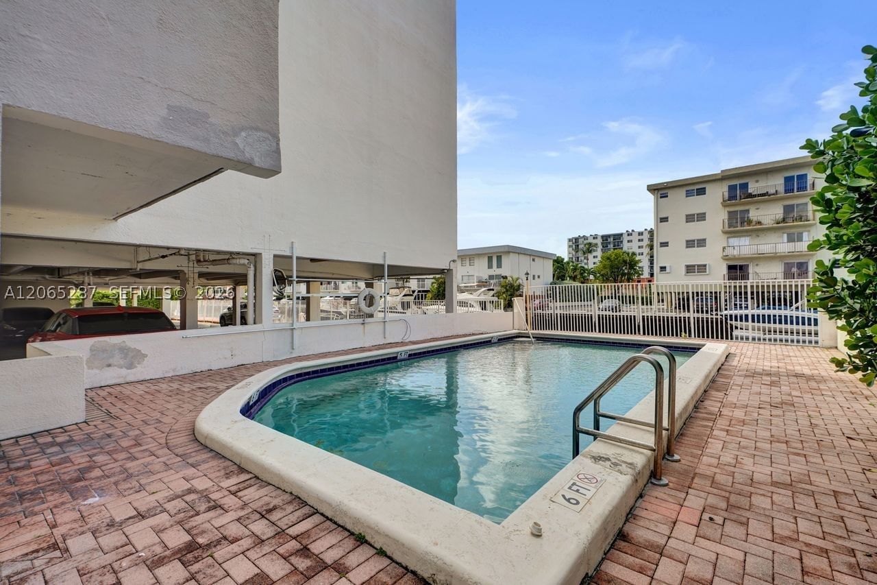 Real estate property located at 3716 168th St #301, Miami-dade, Sunny Shores Condo, North Miami Beach, FL
