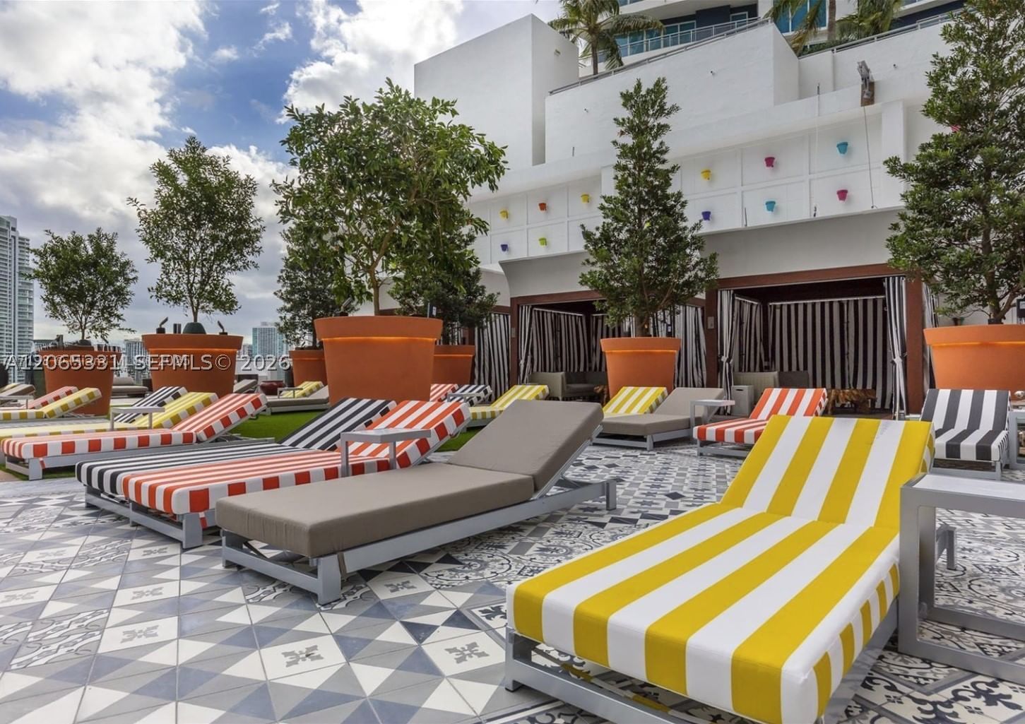 Real estate property located at 1300 Miami Ave #2411, Miami-dade, 1300 S Miami Avenue Condo, Miami, FL