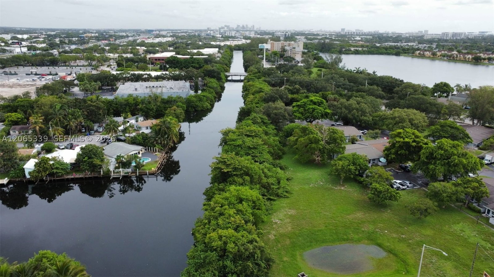 Real estate property located at 2642 Sheridan St, Broward, Look Homesites, Hollywood, FL