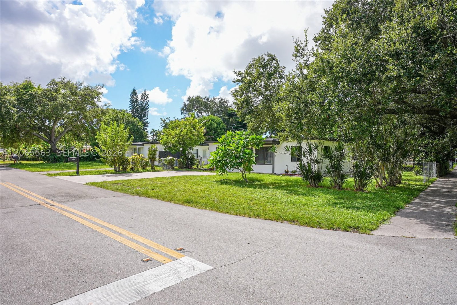 Real estate property located at 6336 Garfield St, Broward, Hollywood Suburbs No 2, Hollywood, FL