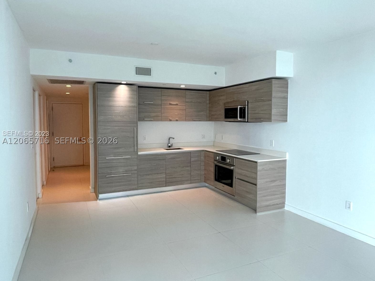 Real estate property located at 1300 Miami Ave #1008, Miami-dade, 1300 S Miami Avenue Condo, Miami, FL