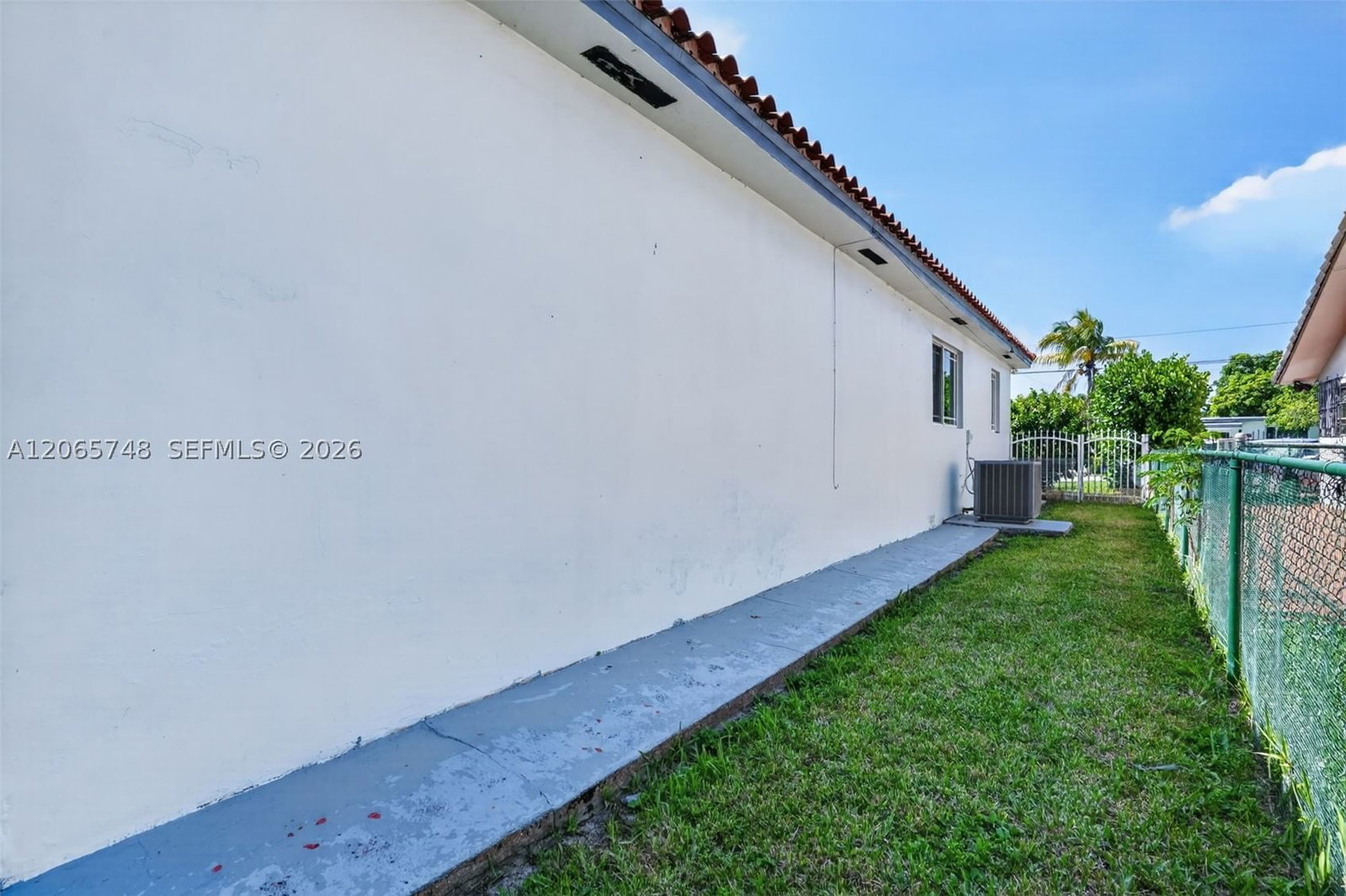 Real estate property located at 6010 19 ST, Miami-dade, Tamiami Acres Plan 1, Miami, FL