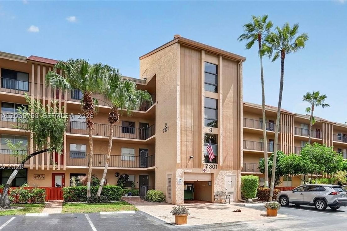 Real estate property located at 7301 1st St #106, Broward, Palm Lakes Condo, Margate, FL