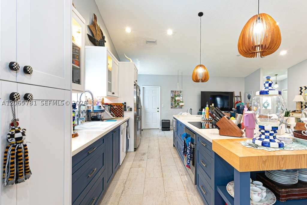 Real estate property located at 7112 107th Ave, Broward, Westwood Community 7, Tamarac, FL