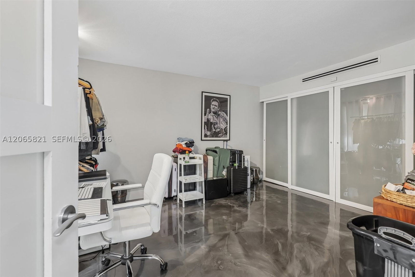 Real estate property located at 16581 84th Ave, Miami-dade, 5th Addn To Royal Oaks, Miami Lakes, FL