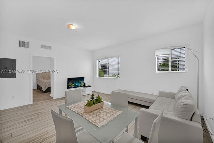 Real estate property located at 1560 Meridian Ave #207, Miami-dade, Lincoln Sub, Miami Beach, FL